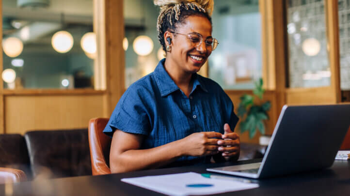 How to shift between micro- and macro-management without undermining productivity